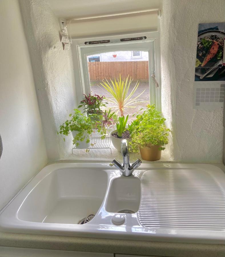 Idyllic Cornish Cottage, Superking Bed, Private Garden Dogs Welcome Truro Bagian luar foto