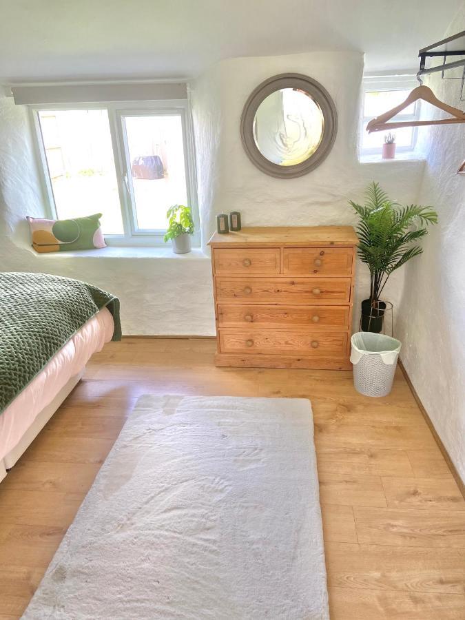 Idyllic Cornish Cottage, Superking Bed, Private Garden Dogs Welcome Truro Bagian luar foto