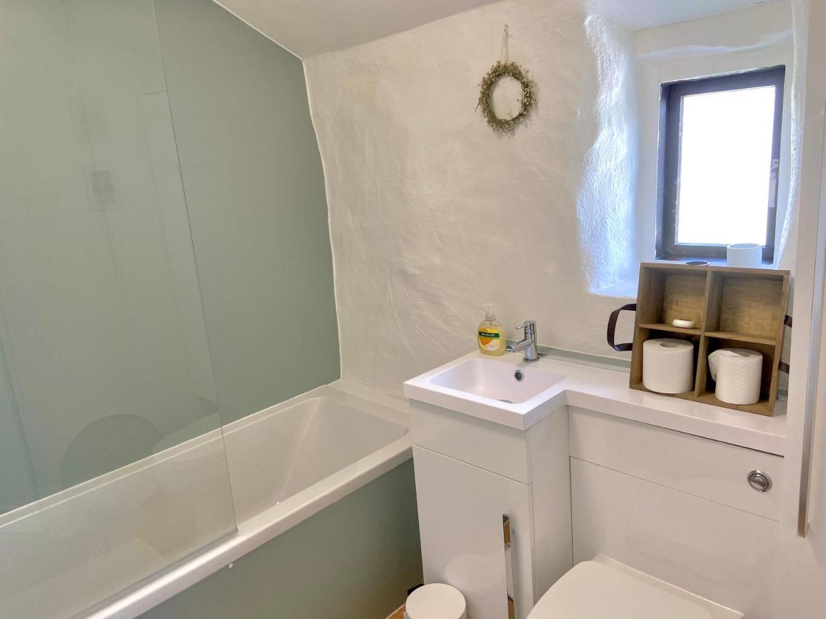 Idyllic Cornish Cottage, Superking Bed, Private Garden Dogs Welcome Truro Bagian luar foto